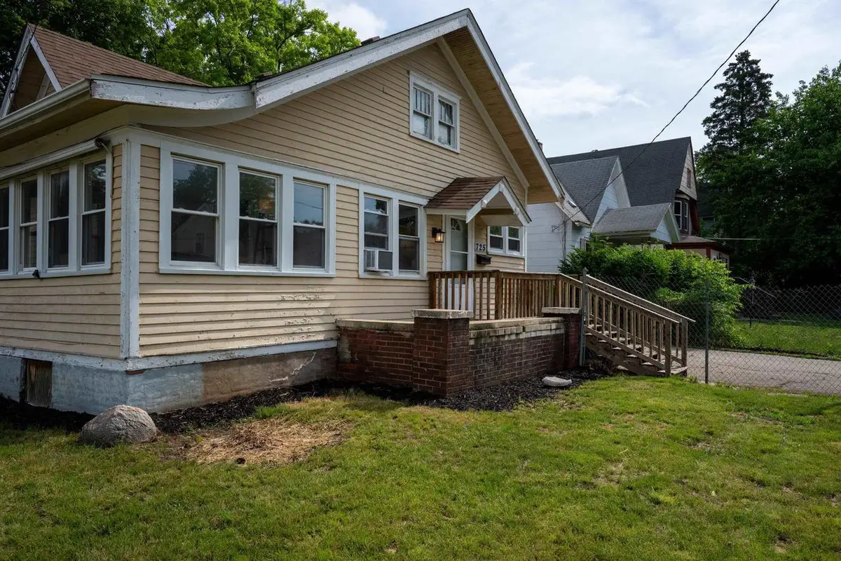 725 St Lawrence Avenue, Beloit, WI 53511 - #1