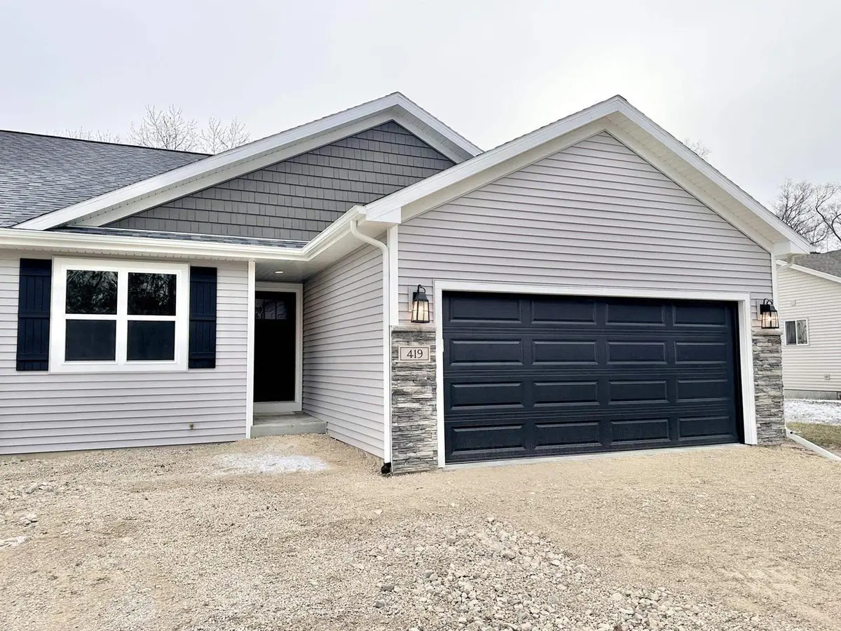 141 Orchid Avenue, Stoughton, WI 53589 - #1
