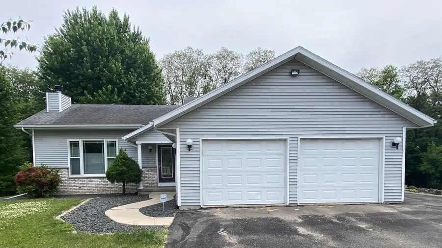 102 Dexter Drive, Cambria, WI 53923 - #2