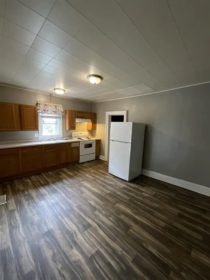 423-425 Center Avenue, Janesville, WI 53548 - #2