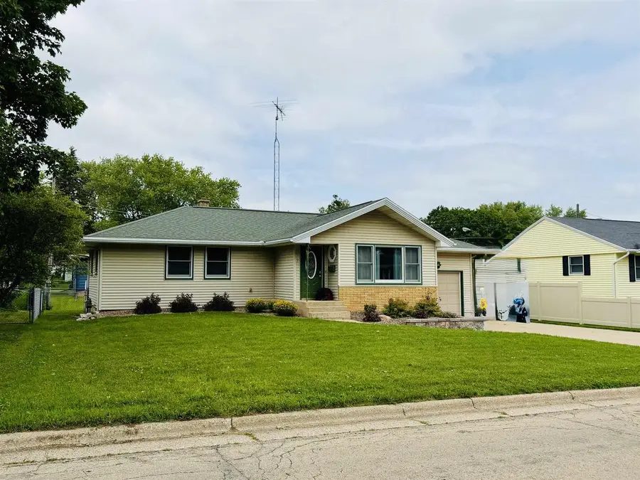 917 26th Street, Monroe, WI 53566 - #3