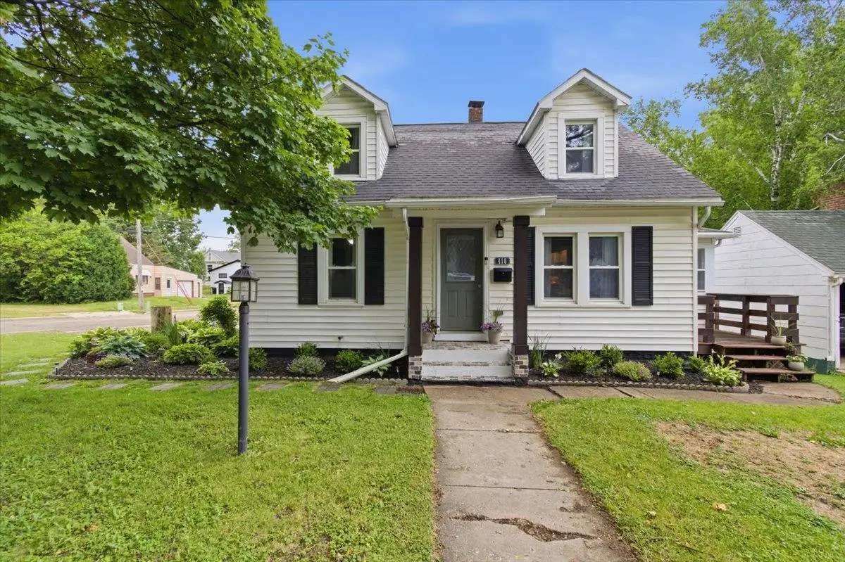 418 W Division Street, Dodgeville, WI 53533 - #1