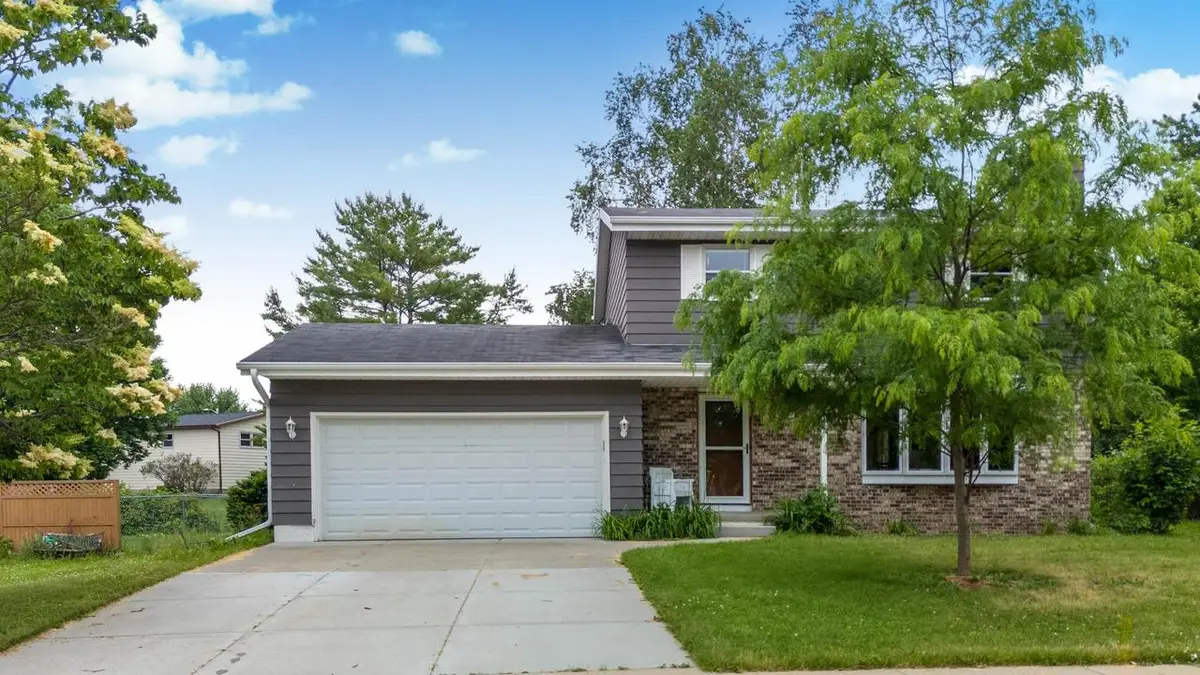 1289 Crossing Ridge Trail, Sun Prairie, WI 53590 - #1