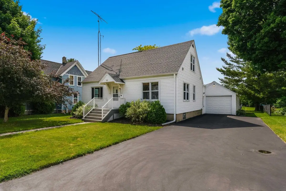 262 W North Street, Juneau, WI 53039 - #1