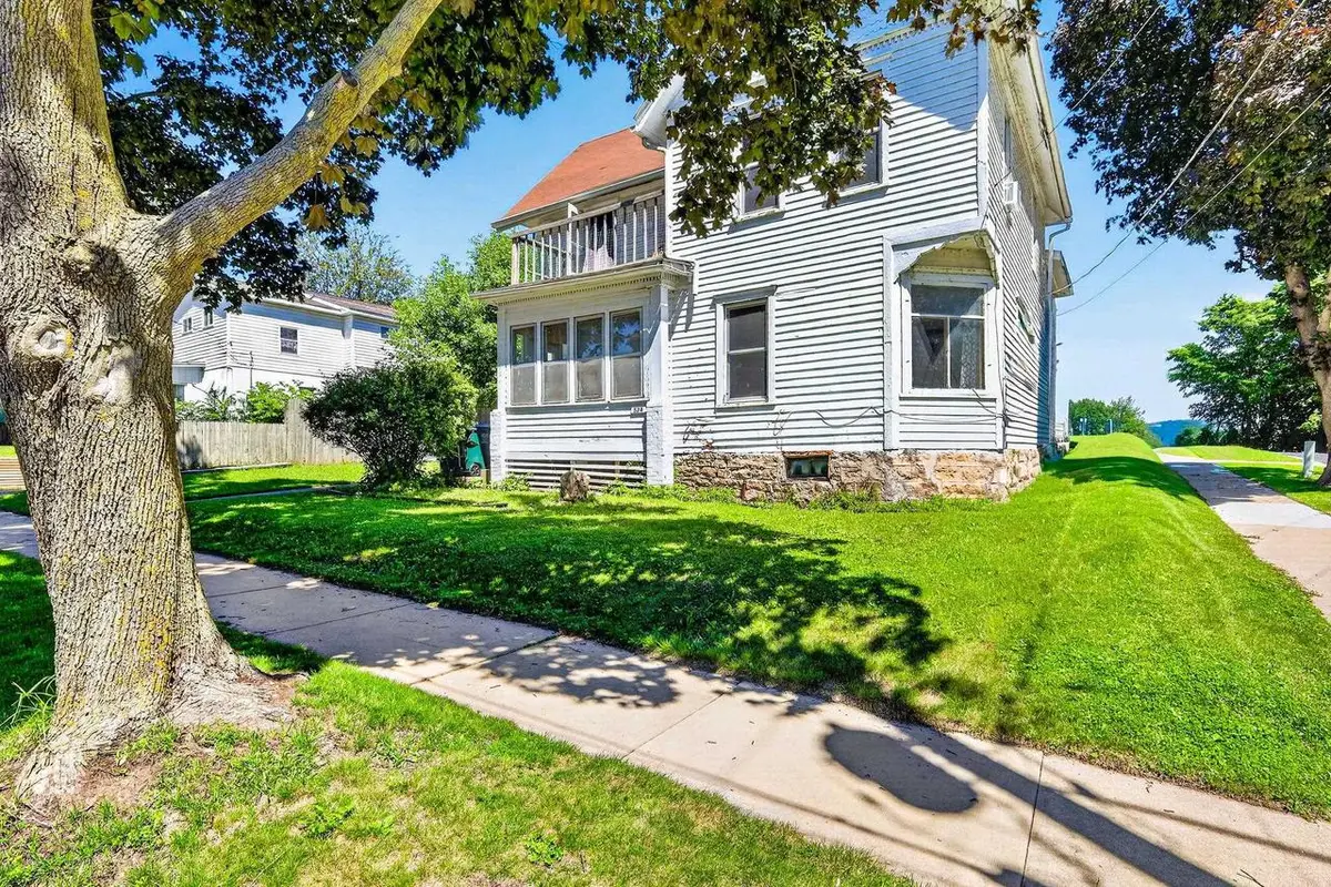 524 E Jefferson Street, Stoughton, WI 53589 - #1