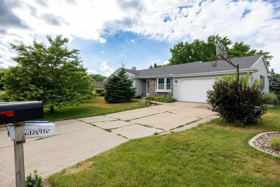 4211 Wilshire Lane, Janesville, WI 53546 - #2