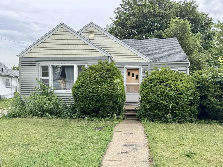 1127 Cleveland Street, Beloit, WI 53511 - #2