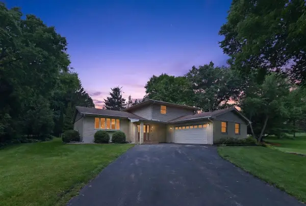 3924 S Meadow Drive, Middleton, WI 53562