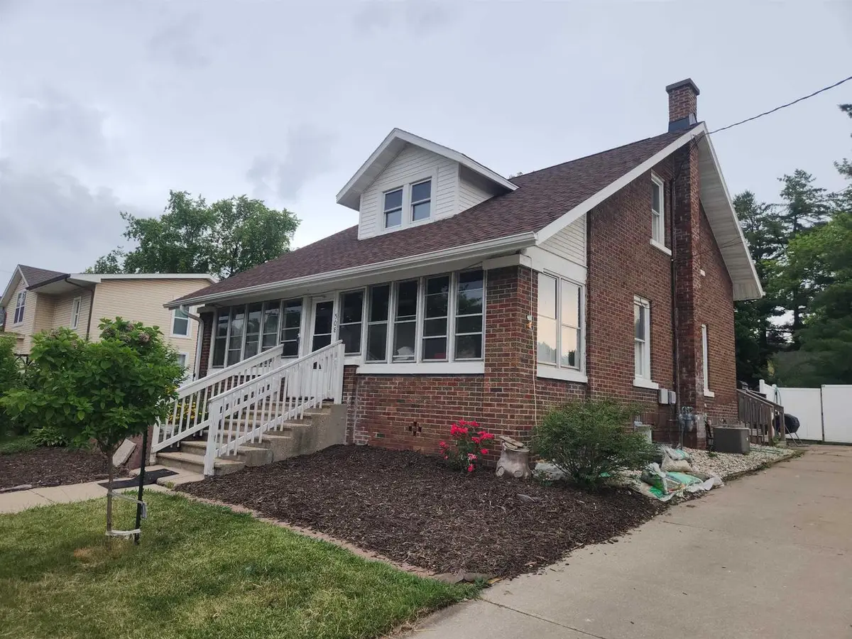 508 W Rollin Street, Edgerton, WI 53534 - #1