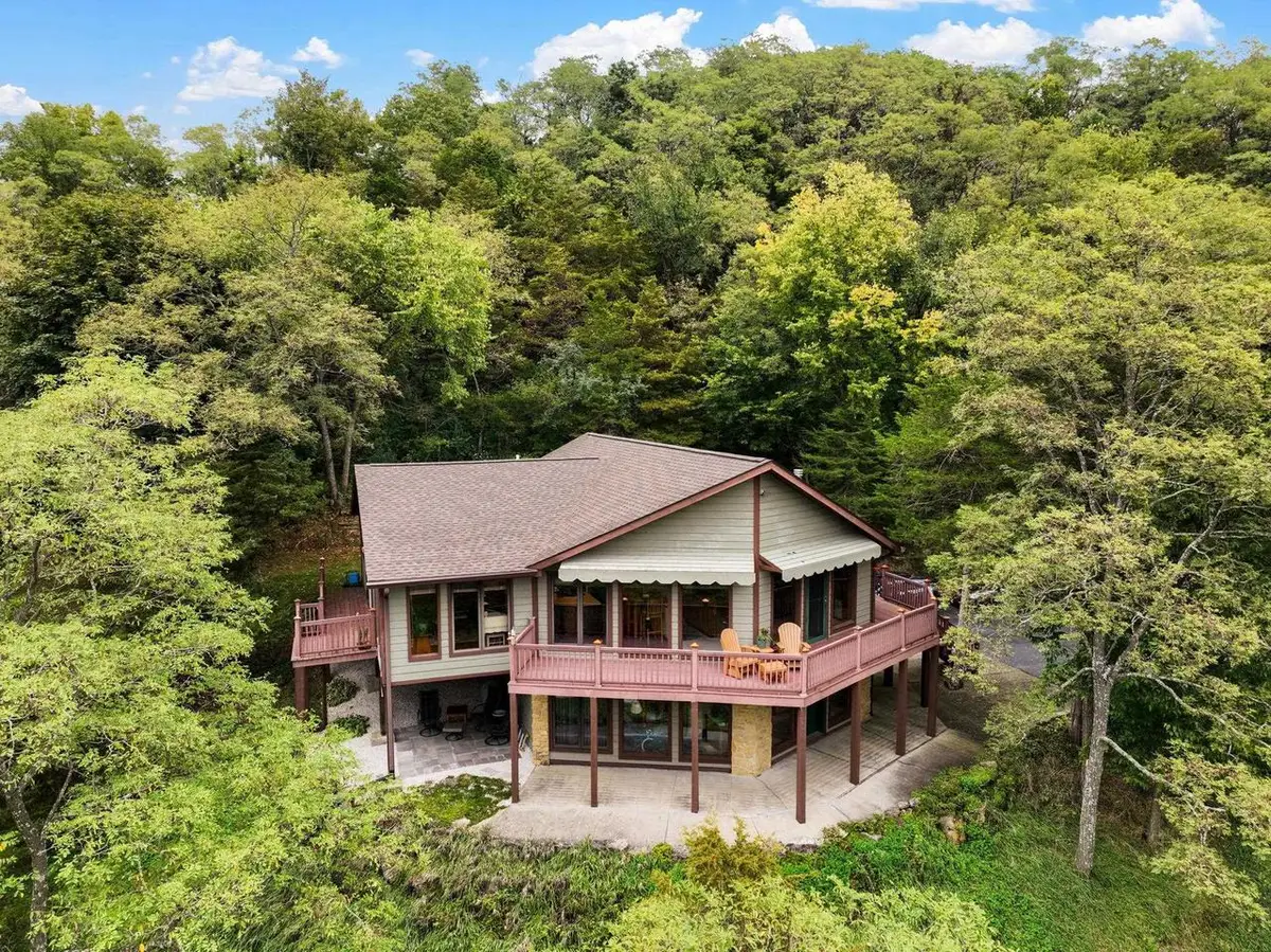 6460 Cooke Road, Mazomanie, WI 53560 - #1