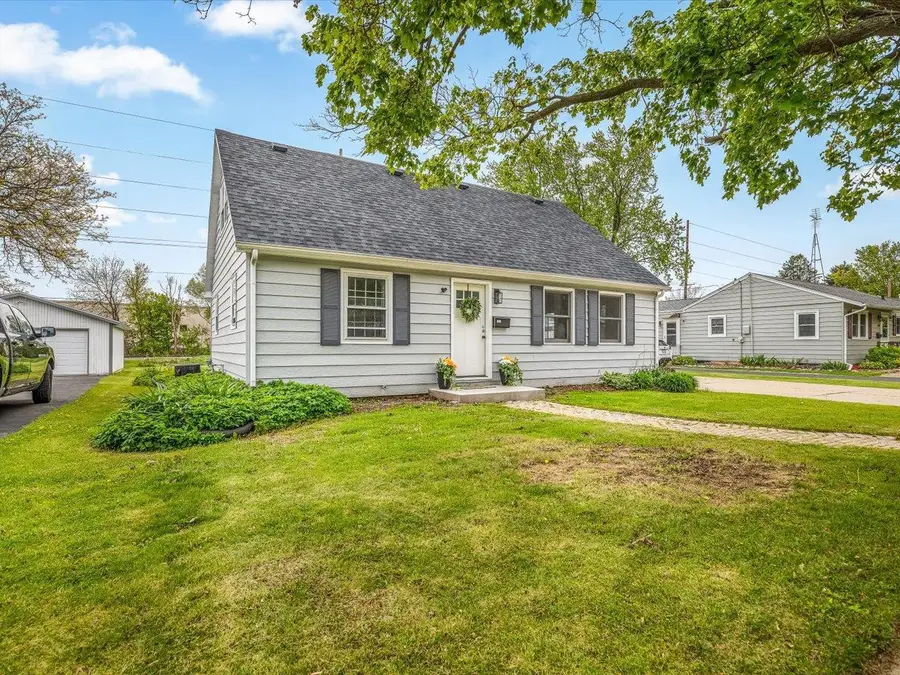 1204 E Wisconsin Street, Delavan, WI 53115 - #3