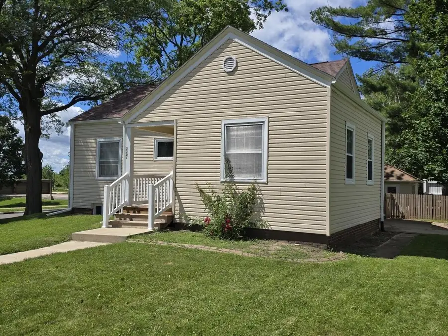 2201 6th Street, Monroe, WI 53566 - #2