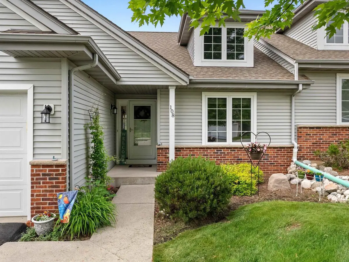 108 Sarahs Way, Sheboygan Falls, WI 53085 - #1
