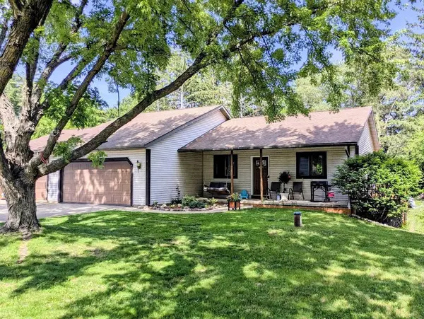 N7590 Island Drive, Pardeeville, WI 53901
