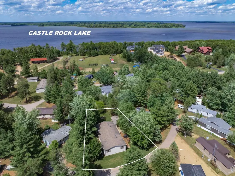 5 Deer Run, Germantown, WI 53848 - #2