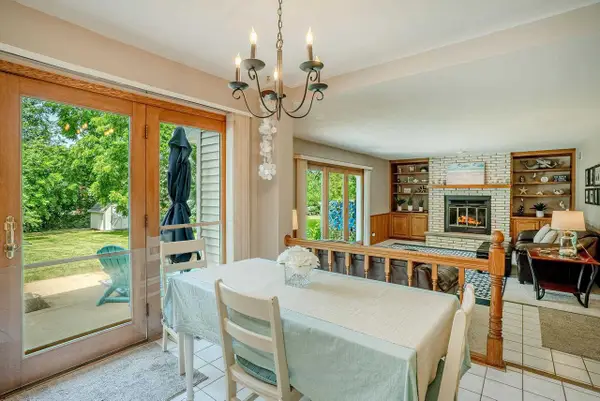 10 LAMPLIGHTER Way, Madison, WI 53714