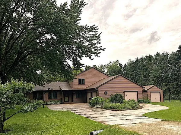 2611 Penny Lane, Stoughton, WI 53589