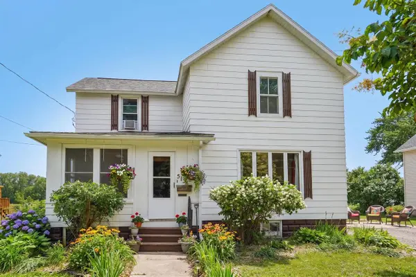 513 Waterloo Street, Columbus, WI 53925