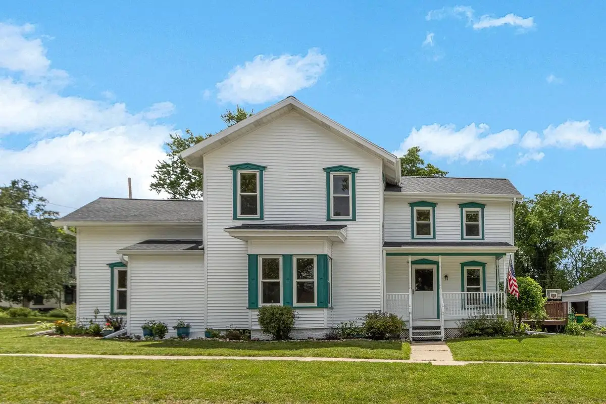 7 E Rollin Street, Edgerton, WI 53534 - #1