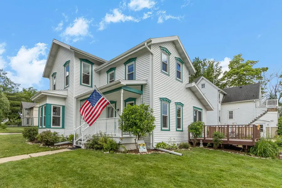 7 E Rollin Street, Edgerton, WI 53534 - #2