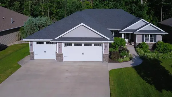 1126 Folkestone Drive, Green Bay, WI 54313