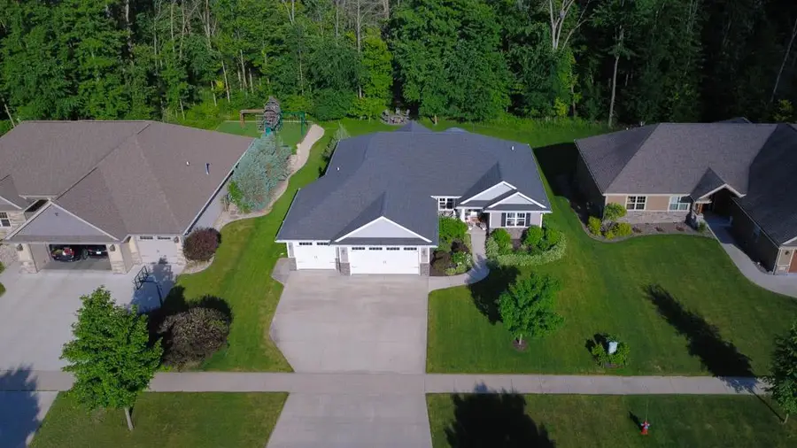 1126 Folkestone Drive, Green Bay, WI 54313 - #2