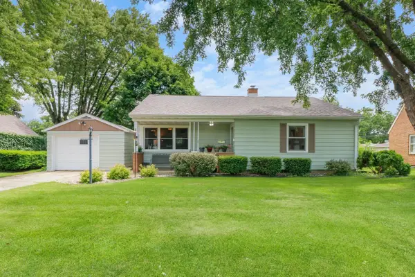 190 Hillcrest Circle, Sun Prairie, WI 53590