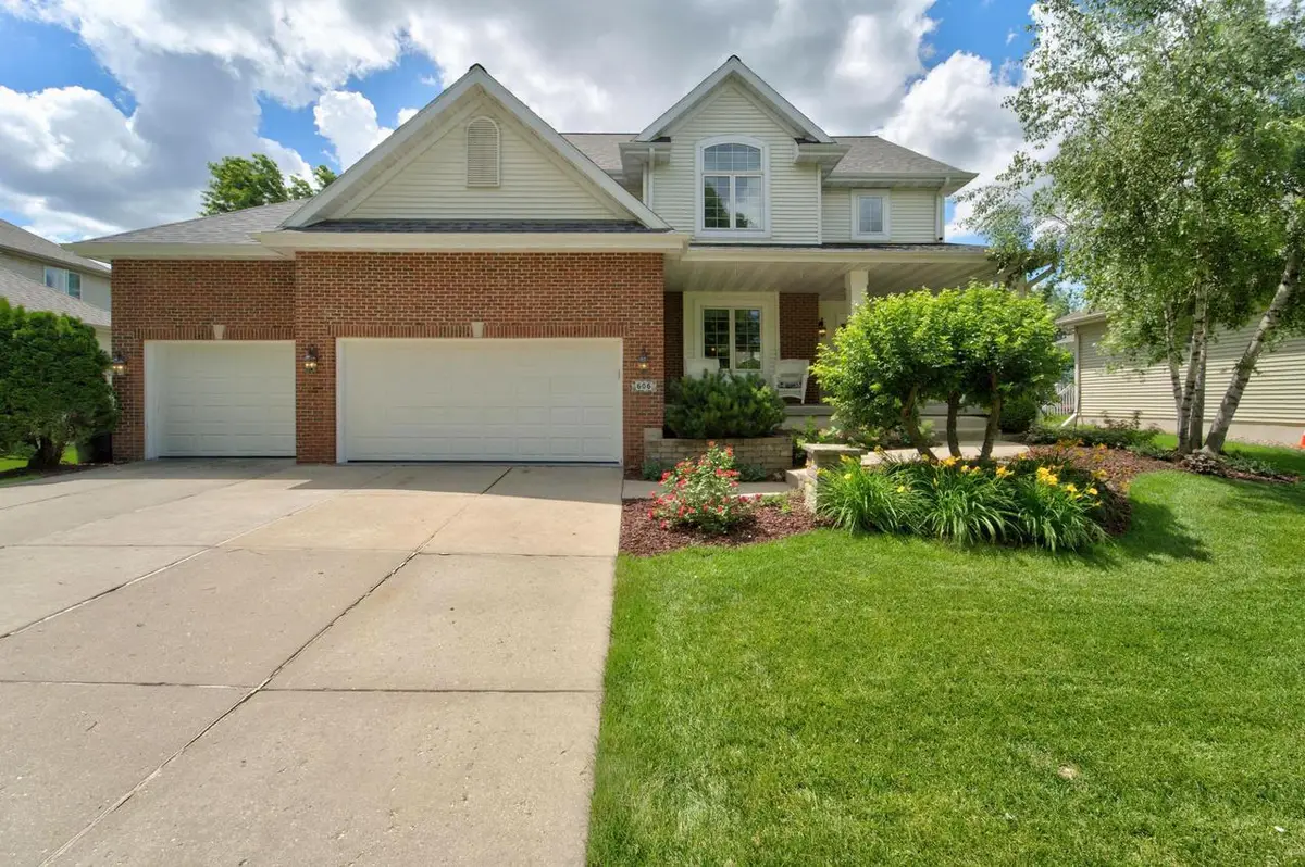606 Pleasant Valley Parkway, Waunakee, WI 53597 - #1