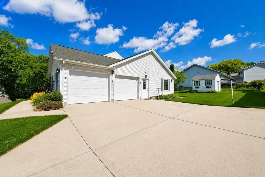 10904 Smokey Mountain Trail, Blue Mounds, WI 53517 - #3