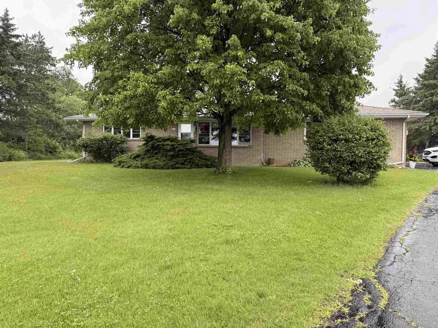 3926 N Harmony Townhall Road, Janesville, WI 53546 - #2