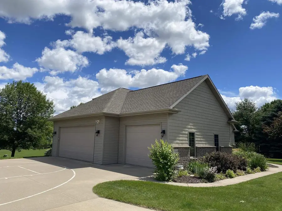 3546 Dekalb Lane, Neenah, WI 54956 - #2