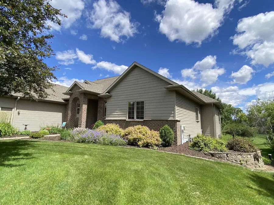 3546 Dekalb Lane, Neenah, WI 54956 - #3