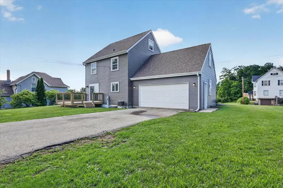 215 Roosevelt Avenue, Beloit, WI 53511 - #3