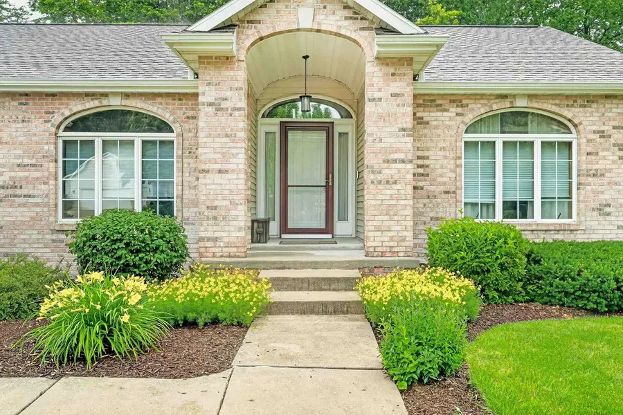 6101 HOLSCHER Road, McFarland, WI 53558 - #2