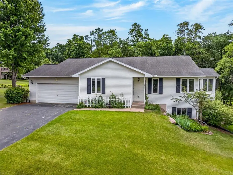 118 E Miller Road, Rio, WI 53960 - #2