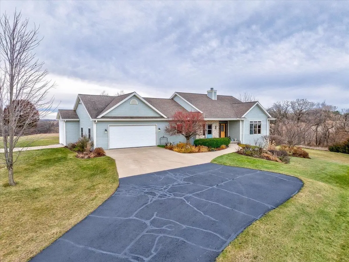 N8894 Blue Vista Lane, New Glarus, WI 53574 - #1