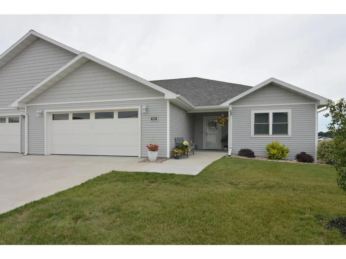 905 Roosevelt Street, Baraboo, WI 53913 - #1