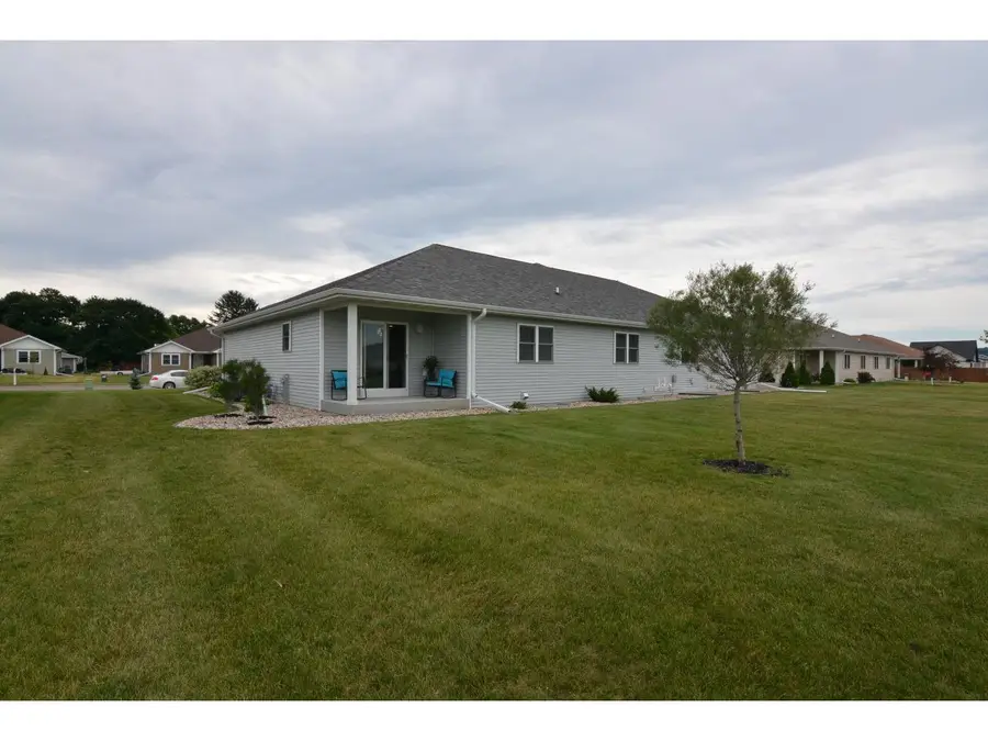 905 Roosevelt Street, Baraboo, WI 53913 - #2