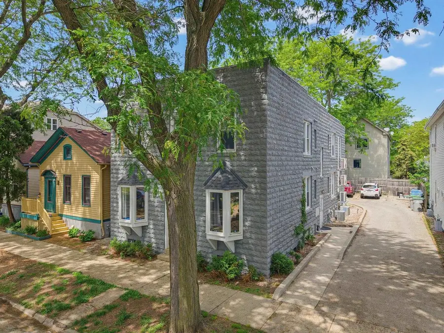 2436 S Wentworth Avenue, Milwaukee, WI 53207 - #2