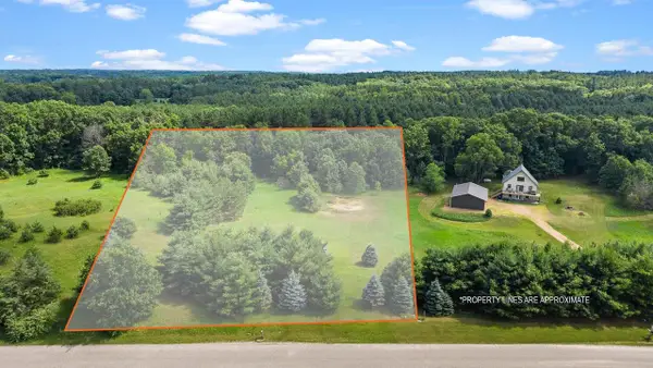 191 Fish Court, Oxford, WI 53952
