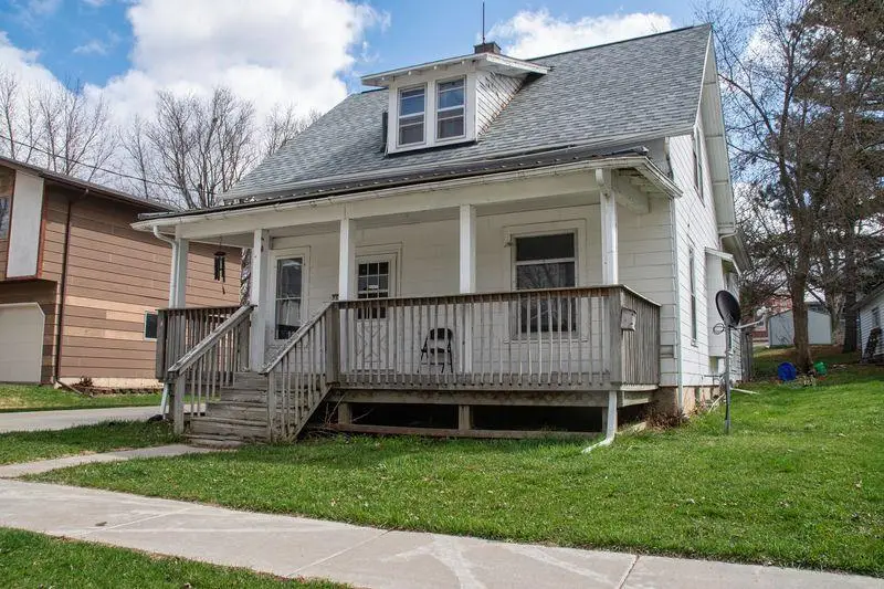 755 N Court Street, Platteville, WI 53818 - #1