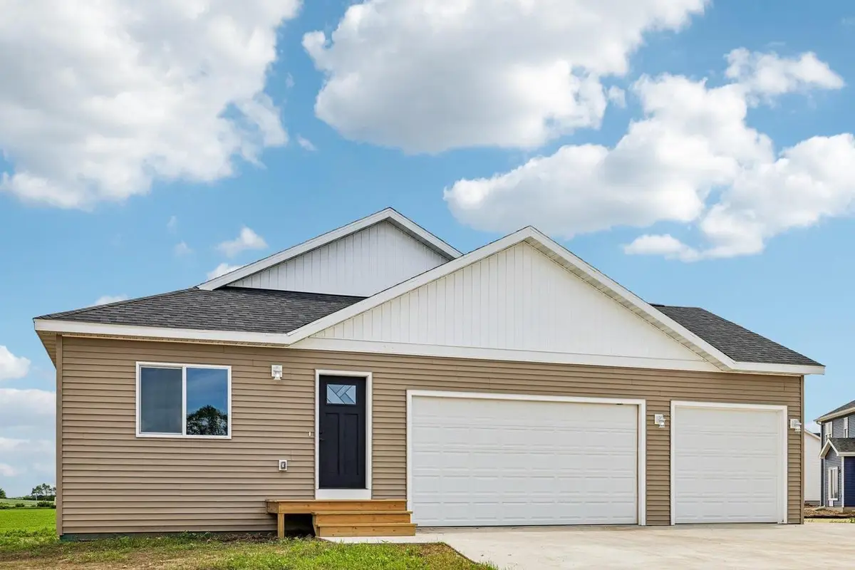 997 Bell Circle, Arlington, WI 53911 - #1