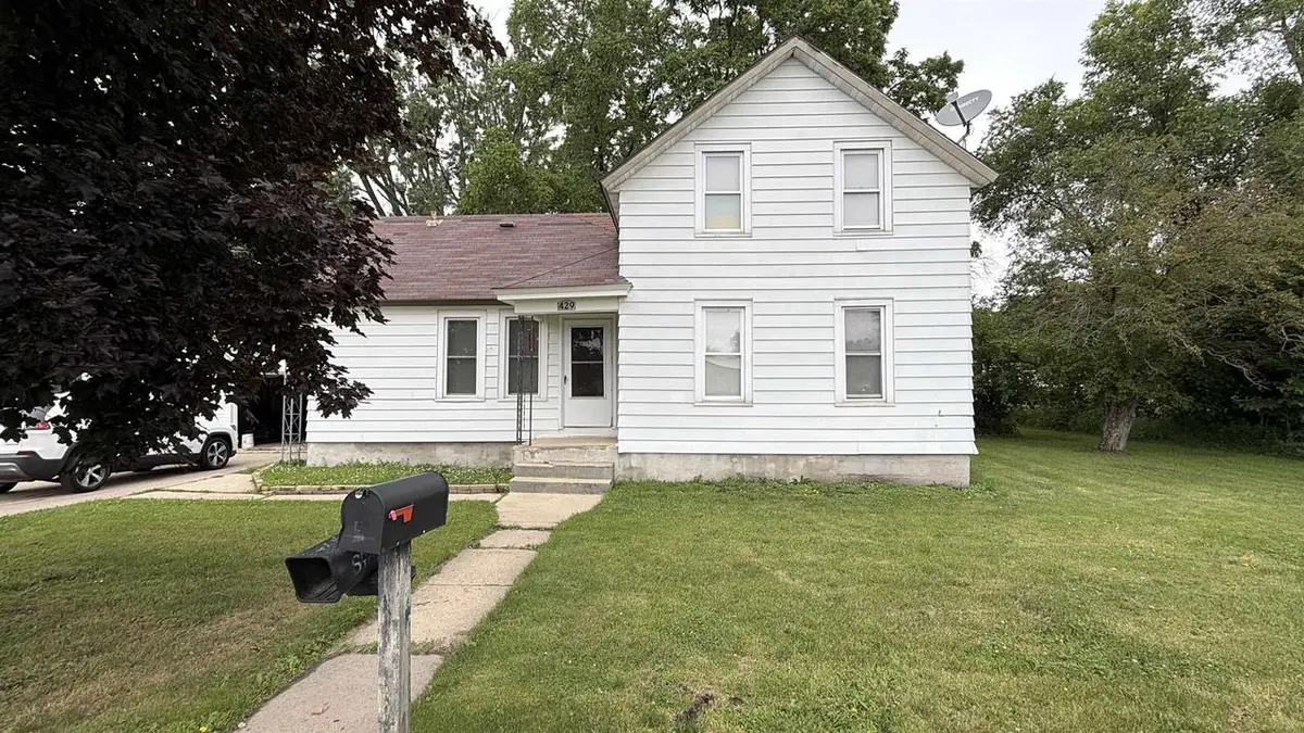 429 E Mullett Street, Portage, WI 53901 - #1