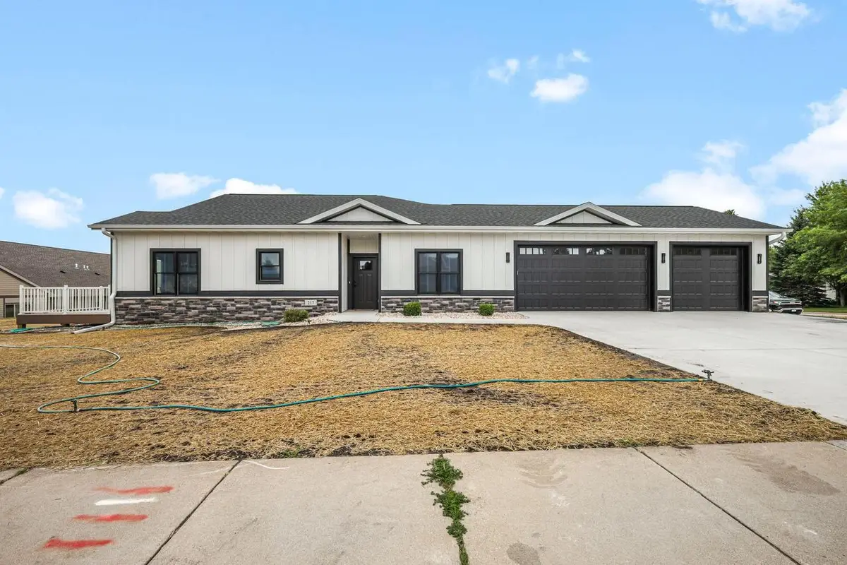 638 Sunset & 217 Dale Drive, Lodi, WI 53555 - #1
