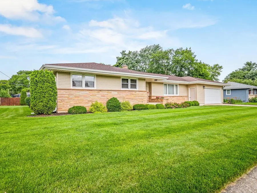 1031 N Sumac Drive, Janesville, WI 53545 - #2