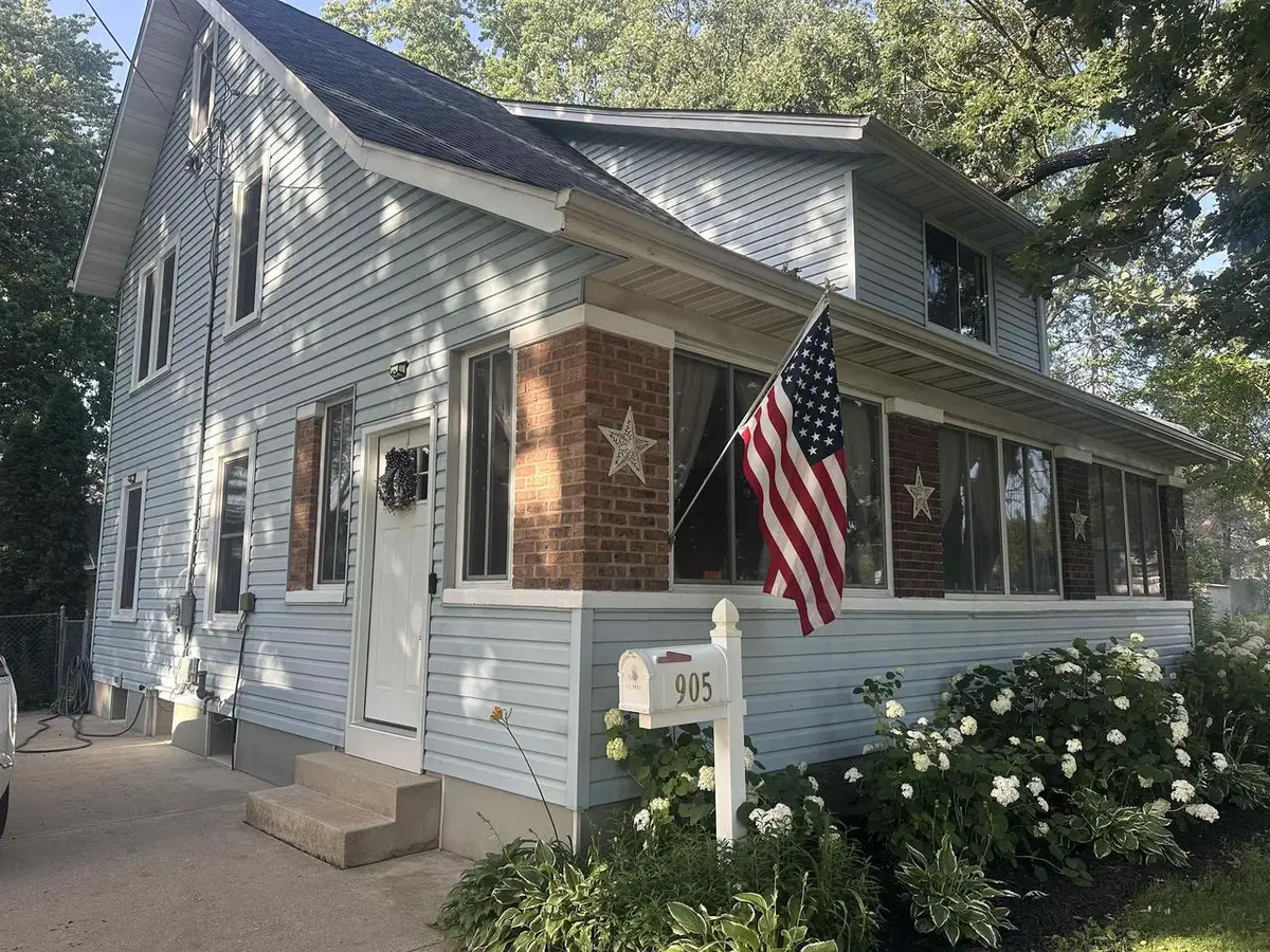 905 4th Street, Brodhead, WI 53520 - #1