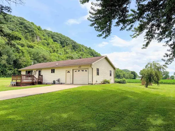 63823 Meadow Lane, Prairie Du Chien, WI 53821