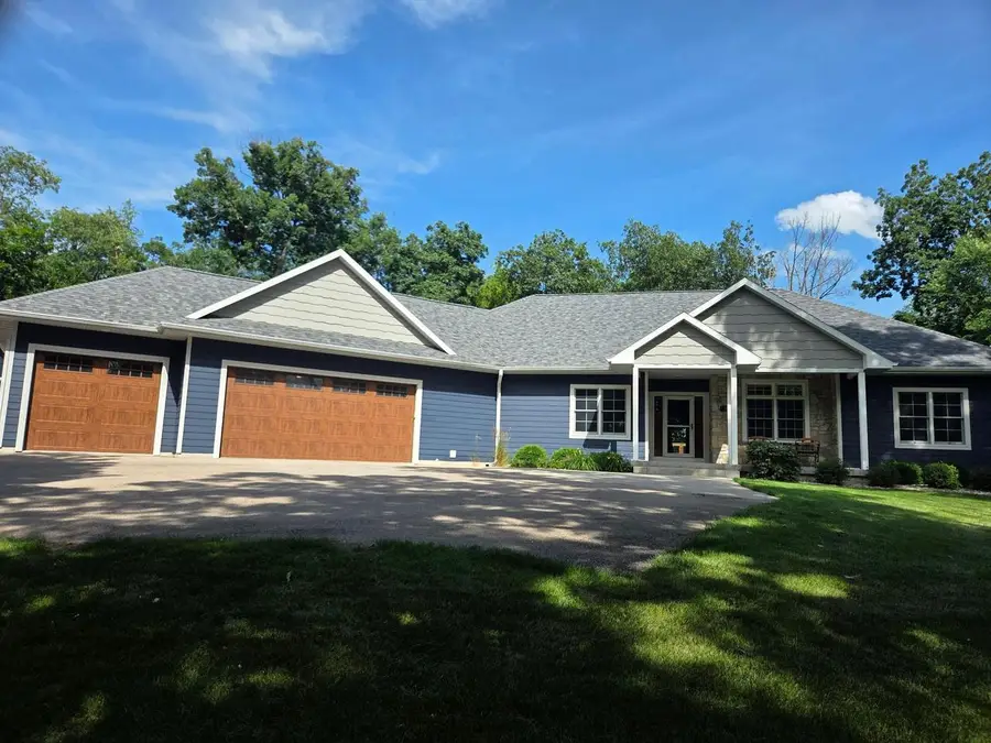 763 Coyote Ct Court, Deerfield, WI 53531 - #2
