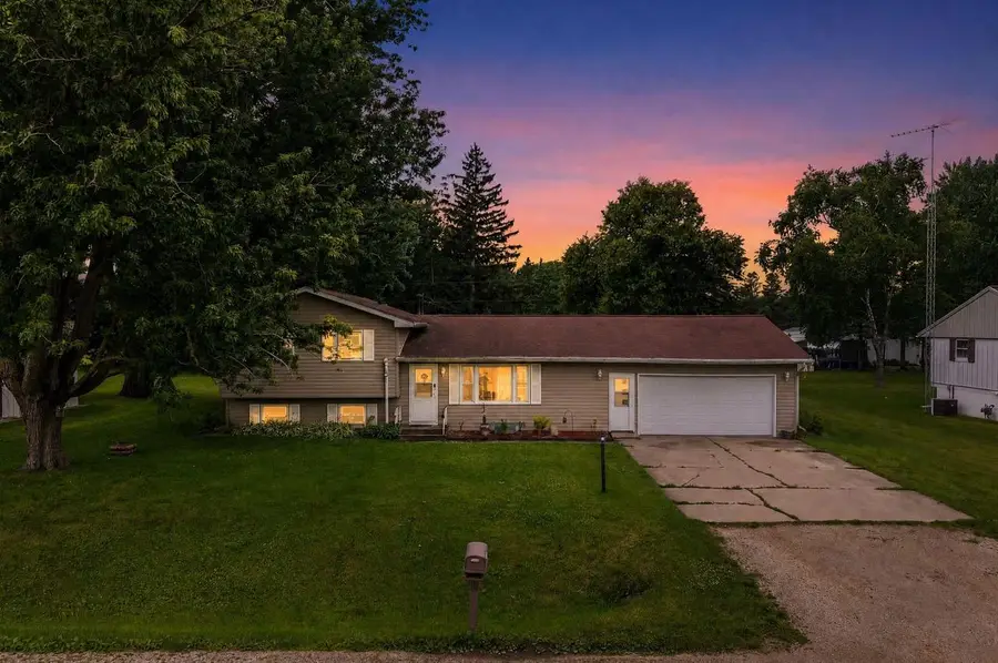 14 Arcade Glen Road, Ripon, WI 54971 - #2