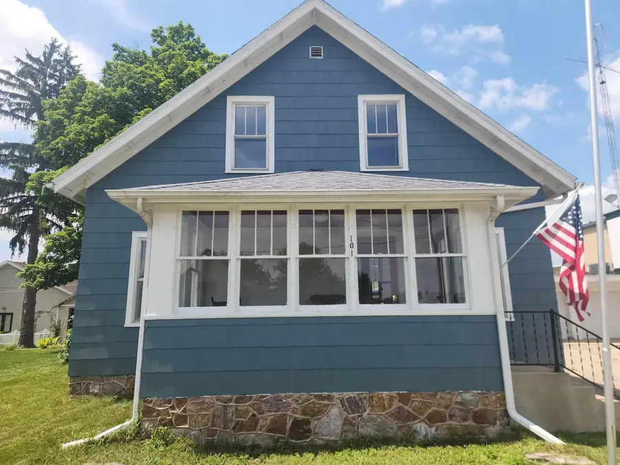 101 S Oak Street, North Freedom, WI 53951 - #2